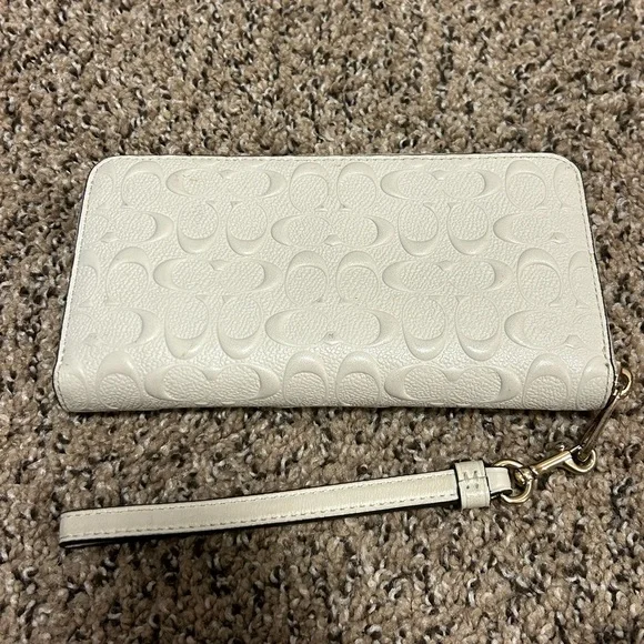 Coach Slim Wallet - Picture 3 of 3